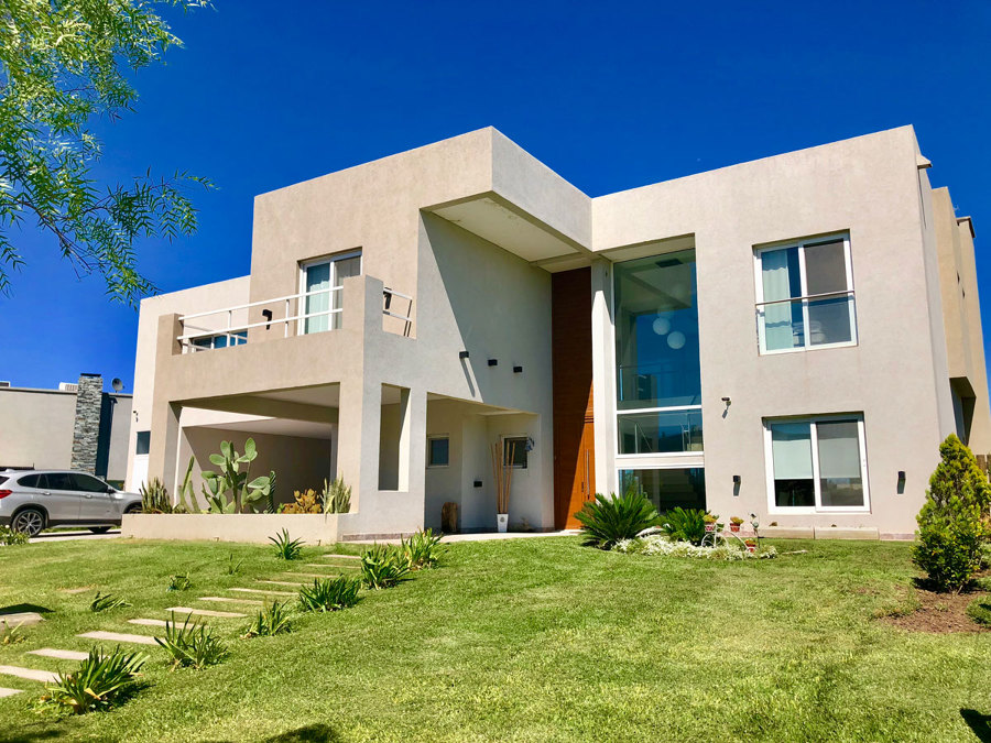 Casas y viviendas