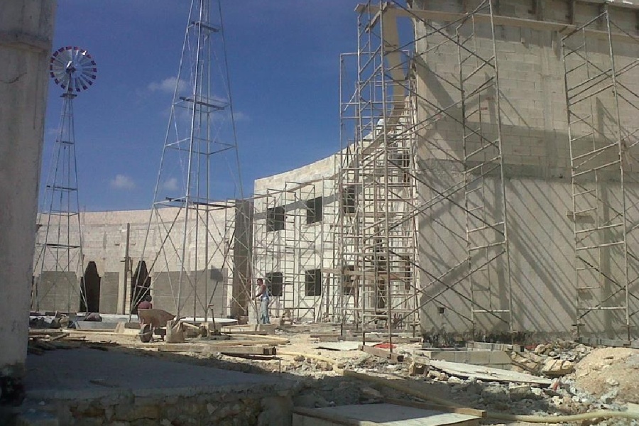 Construcción de oficinas, naves y plantas industriales y áreas de servicios