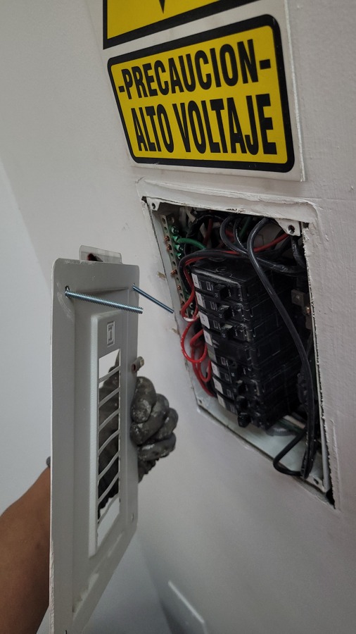 Localización y Solución de Fallas Eléctricas | Electricista en Rosarito