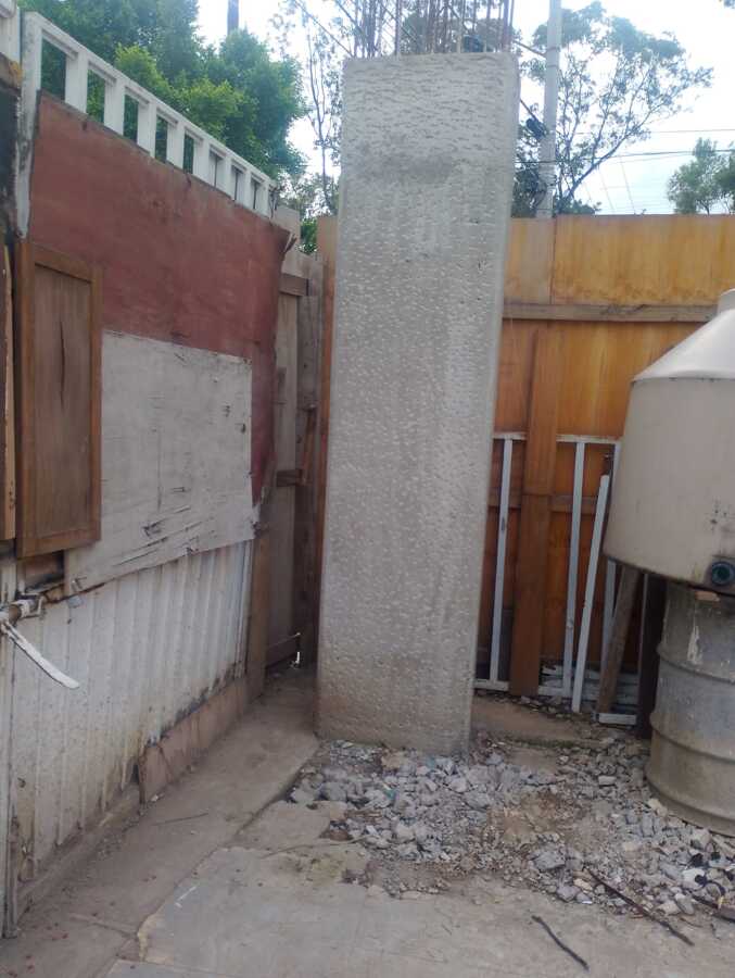 Colado de columna de carga de concreto armado