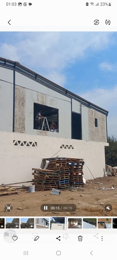 Nave industrial en segundo piso con pergolado en IPR