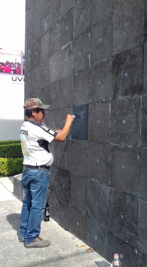 Sellando Recinto Negro Muestra