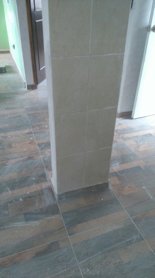COLUMNA Y PISO CON CERAMICA