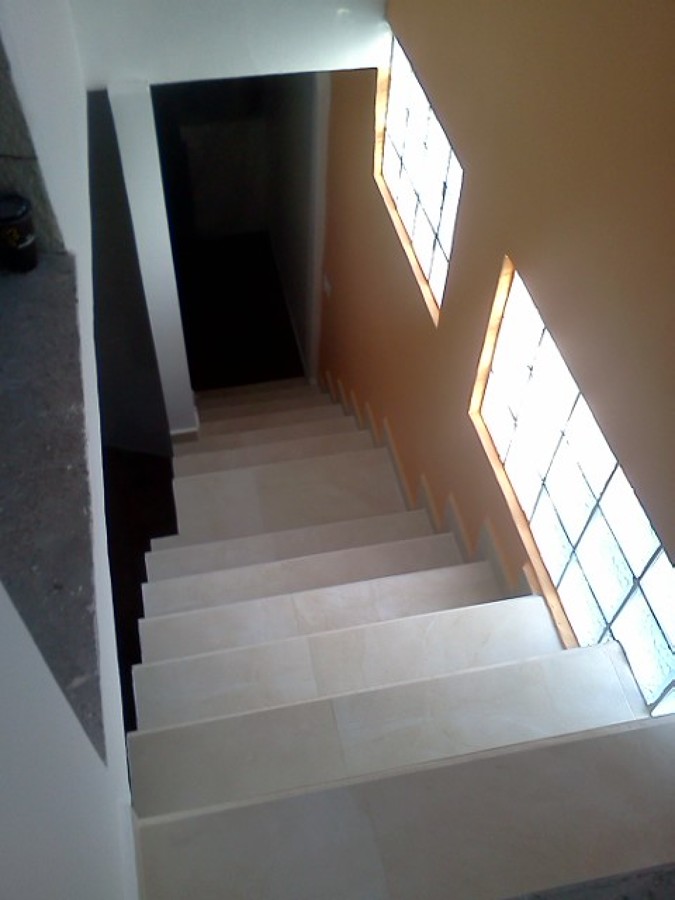 ESCALERA EV9