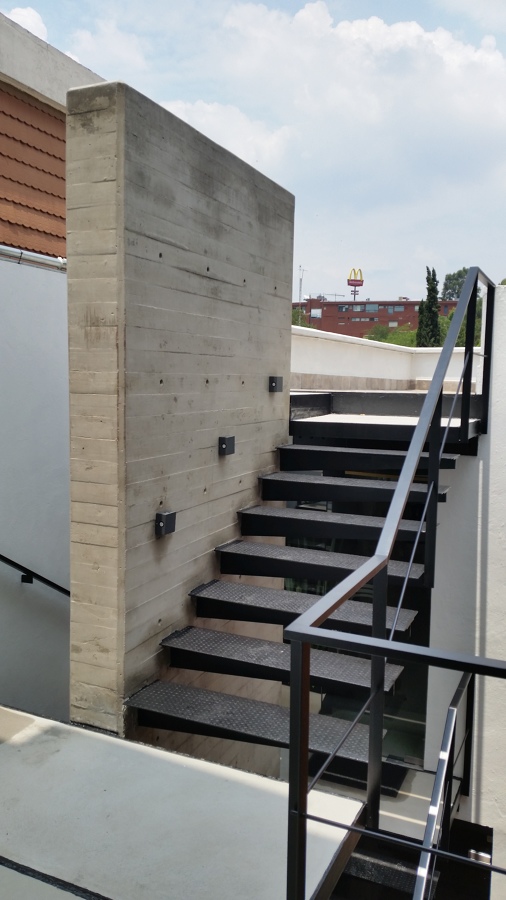 Escaleras oficinas PMV