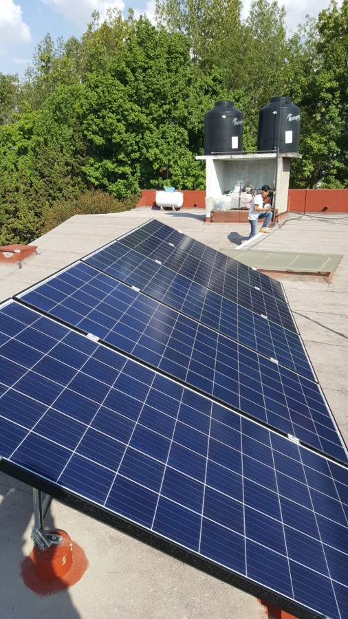 Instalacion de 5 paneles fotovoltaicos