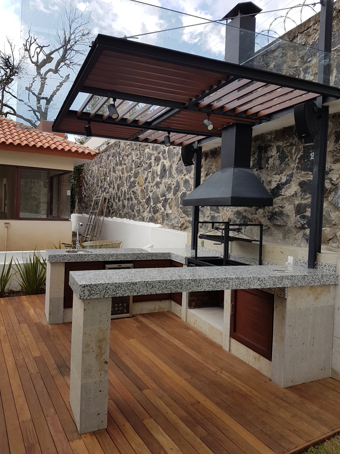 Construccion de Asador  en los Encinos