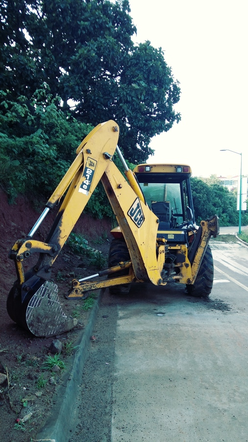 RETRO EXCAVADORA 2