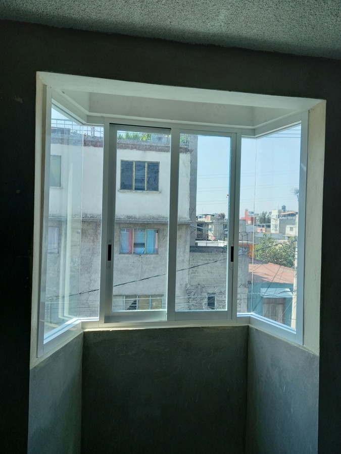 Ventana en escuadra