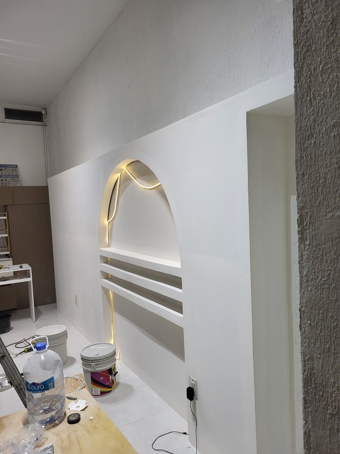 Arco de luz con luz y pintado