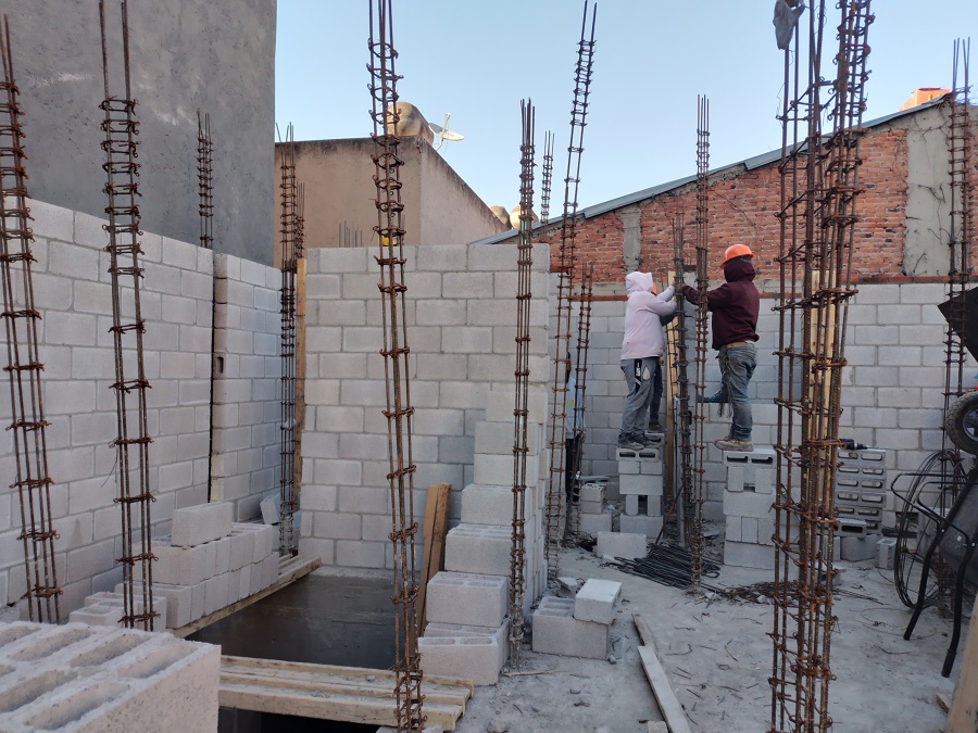 DEPARTAMENTOS A BASE DE BLOCK HUECO