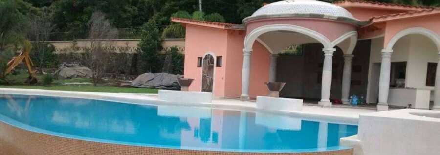 Terraza jardin y alberca