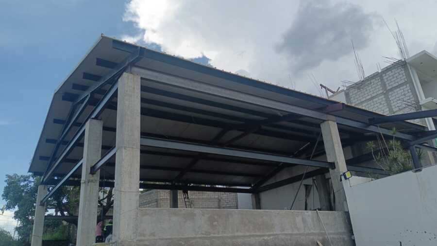 Estructura metálica y acabados.