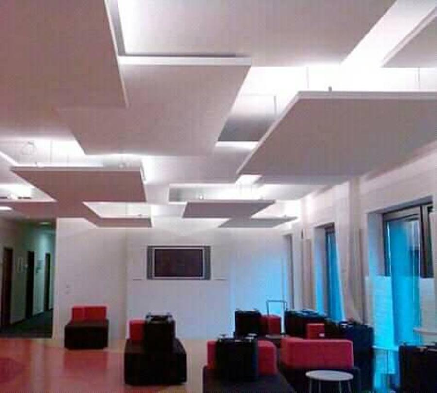 plafones flotados sobre diseño luz indirecta
