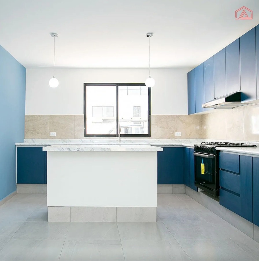 Cocina moderna con identidad y luminosidad