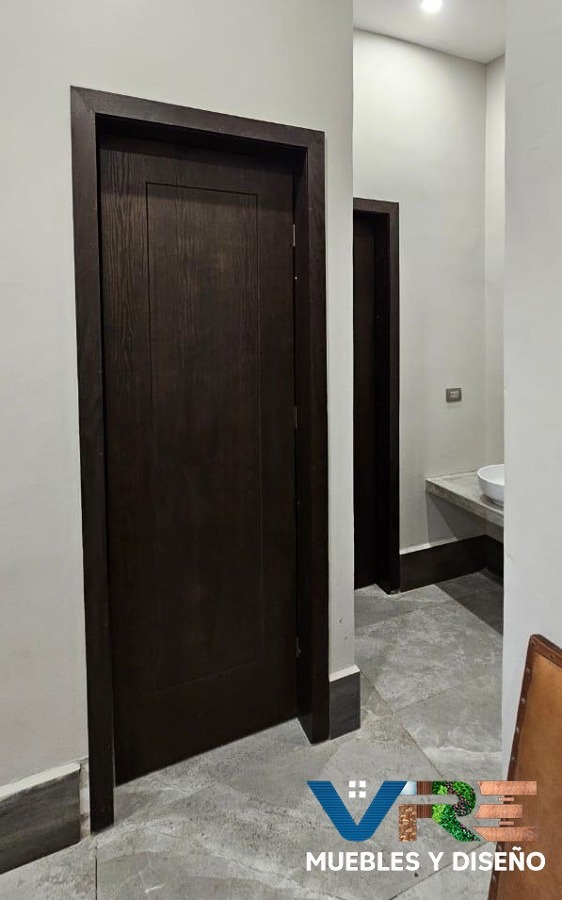 Puerta interior de Encino