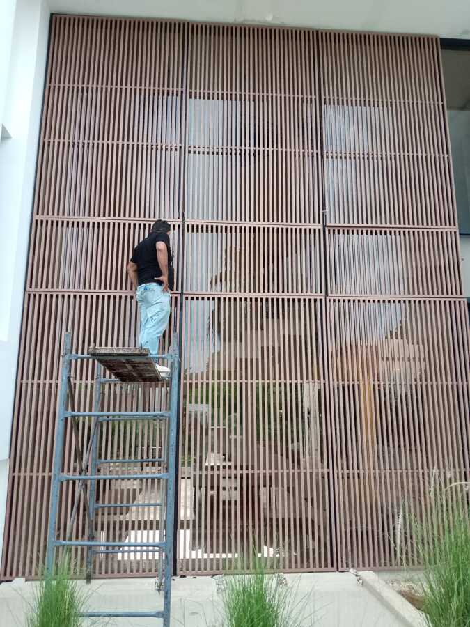 fachada decorativa con tubo de 1x1