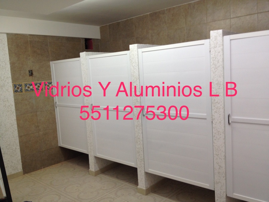 Puerta baños publicos