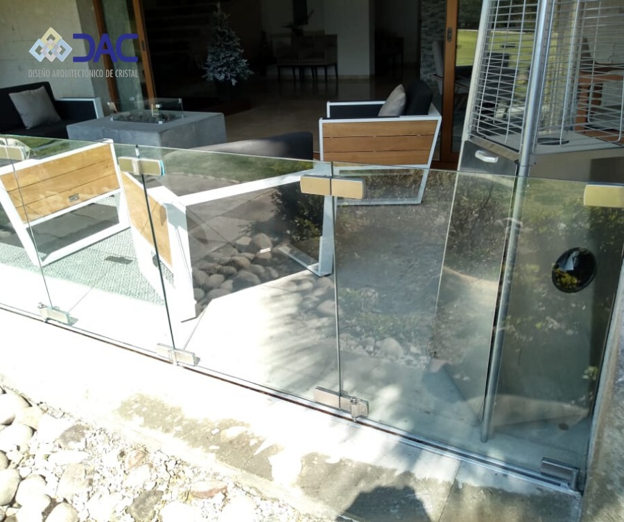 Foto Barandal Plegadizo. de Diseño Arquitectónico De Cristal 582086