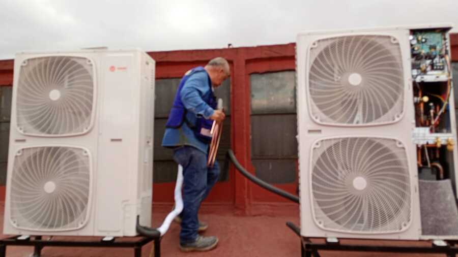 INSTALACION DE EQUIPOS FAN & COIL