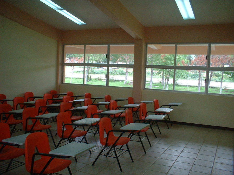 Interior de Aulas CECYTEH