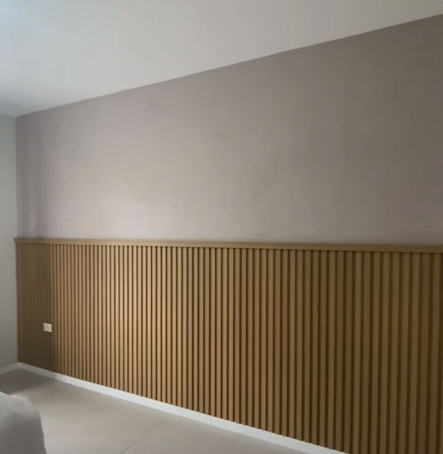 Lambrin PVC estilo cabecera en recámara