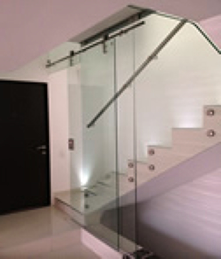 Foto: barandales y escaleras de cristal templado y acero ...