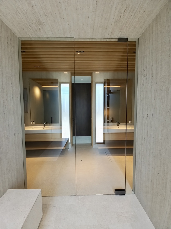 Puerta doble de cristal templado sin marco para baño