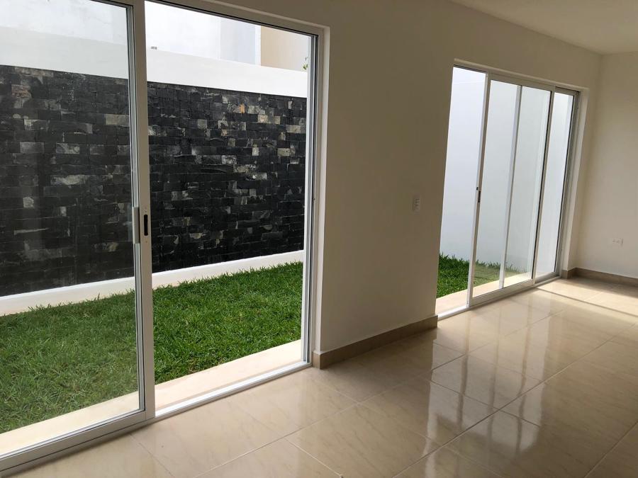 Canceleria y patio trasero