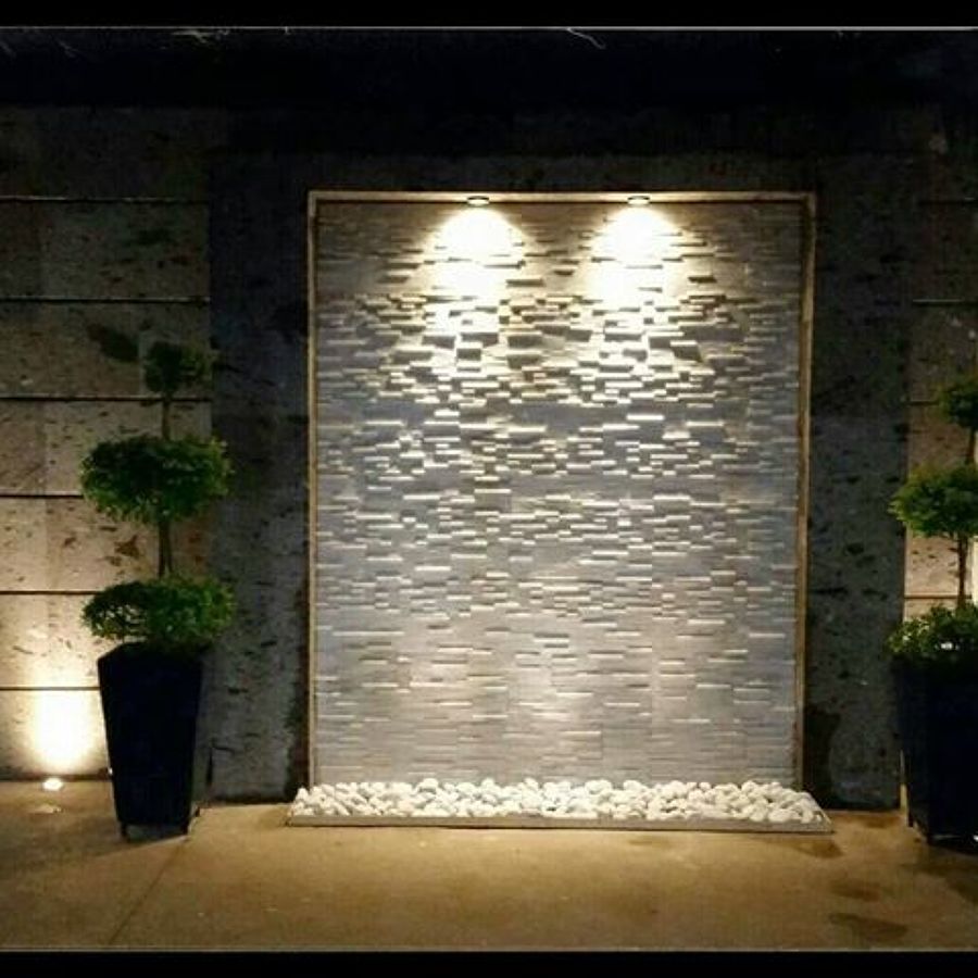 Muro revestido con cantera blanco galarza