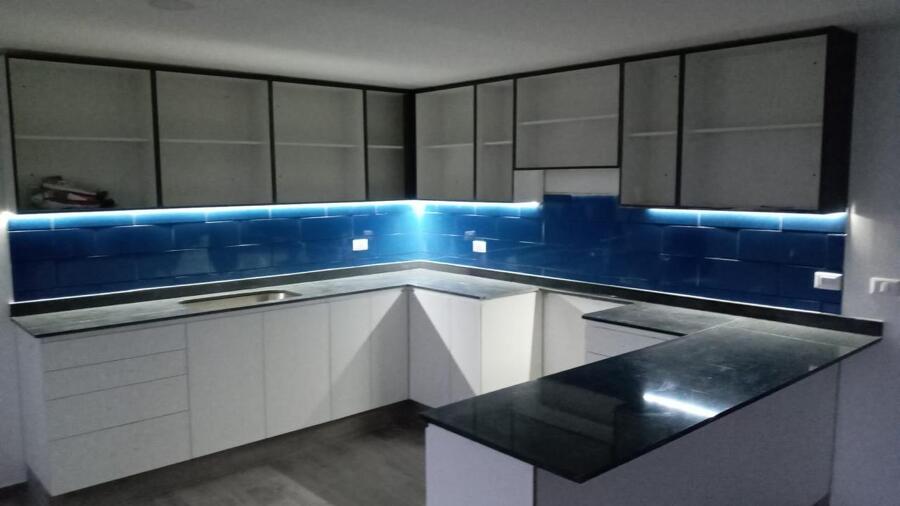 cocina con iluminacion