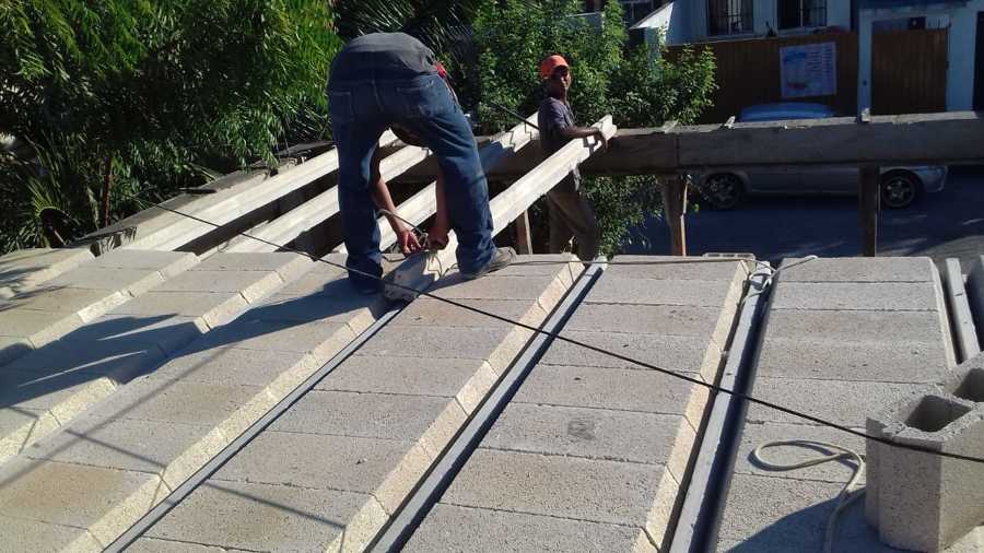 Colocación de Vigas y bovedillas para colado de techo