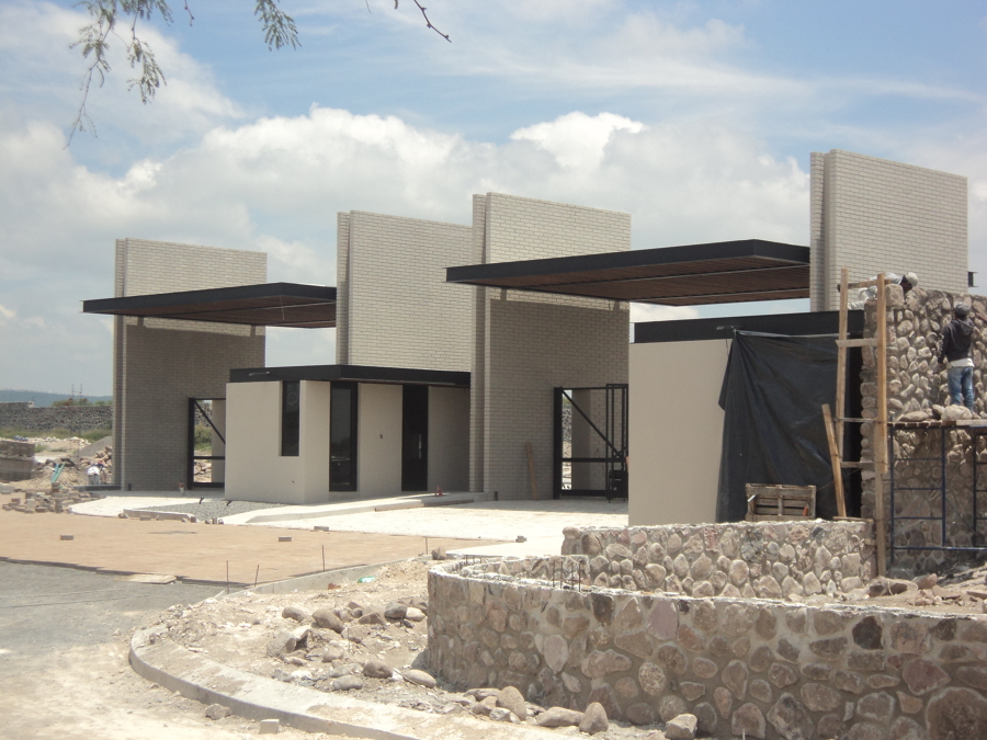 CONSTRUCCION DE PORTICO DE ACCESO