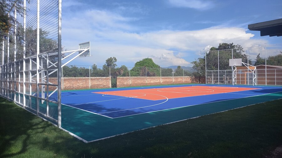 Construcción de losa de cancha de losa de usos múltiples