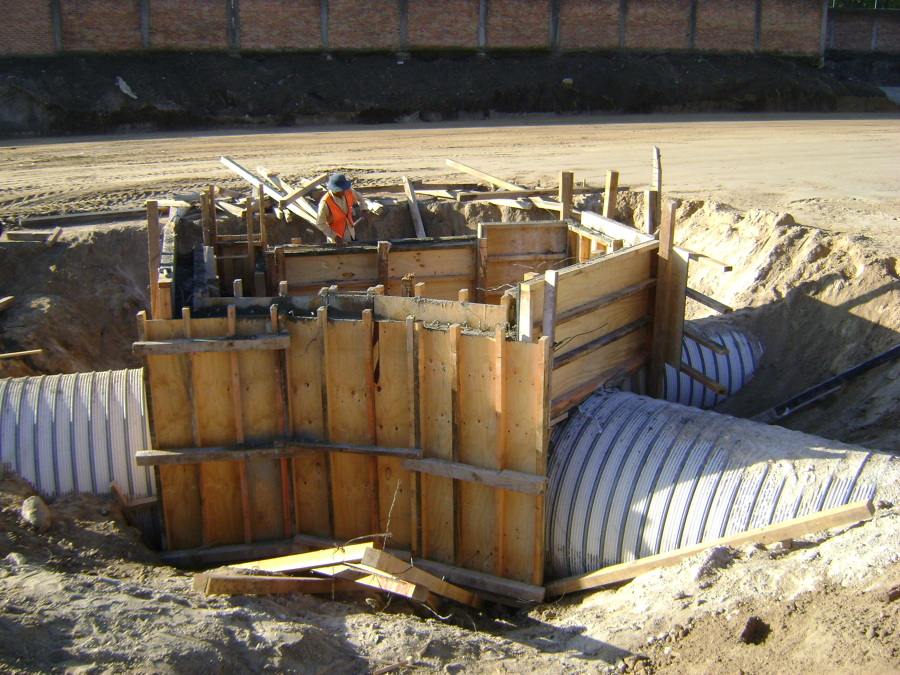 Obra de desvío de Agua Pluvial