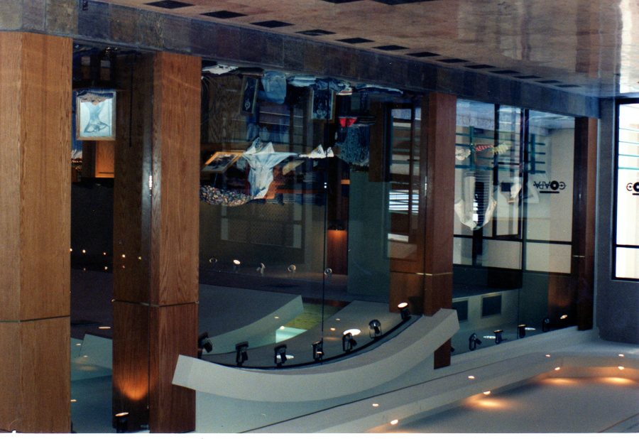 Guess Tienda de ropa casual