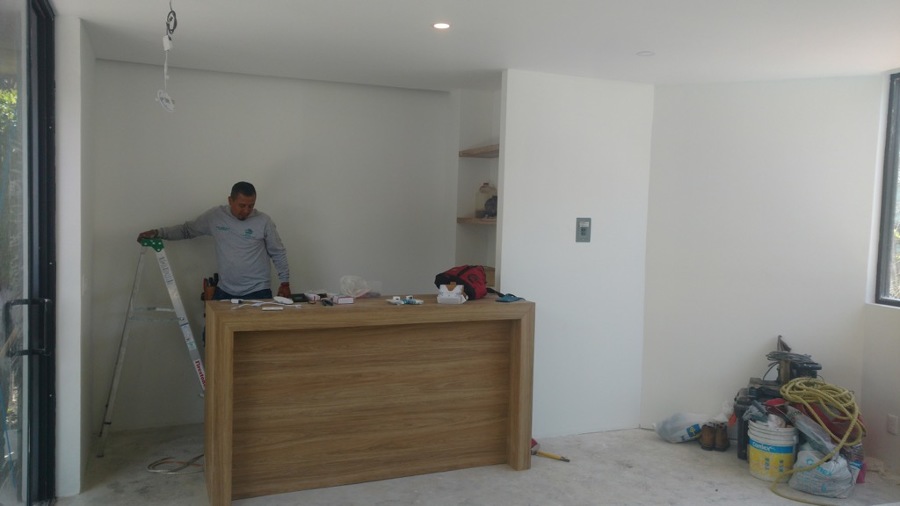 Barra en cuarto de juegos.