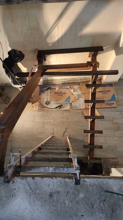 FABRICACION DE ESCALERAS DE METAL