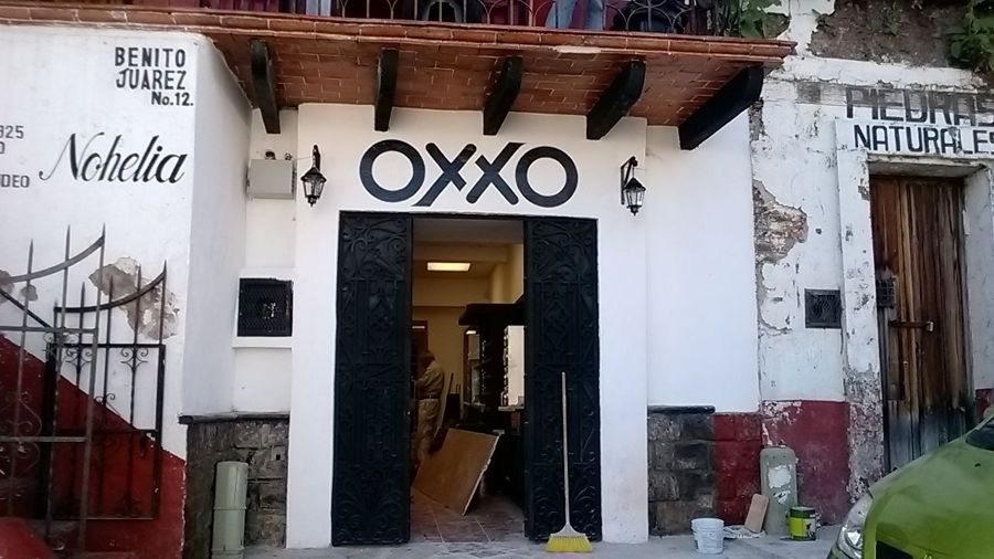 Fachada oxxo 