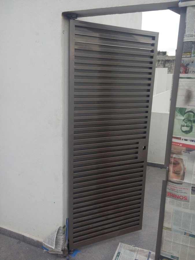 Fabricación de puertas peatonales en herrería