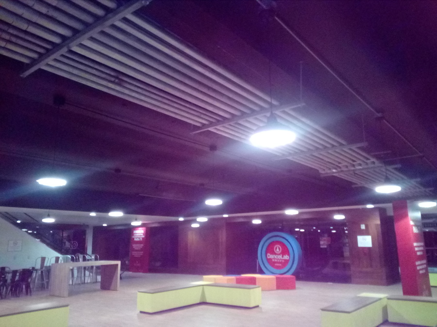 Luminaria sótano plaza andares