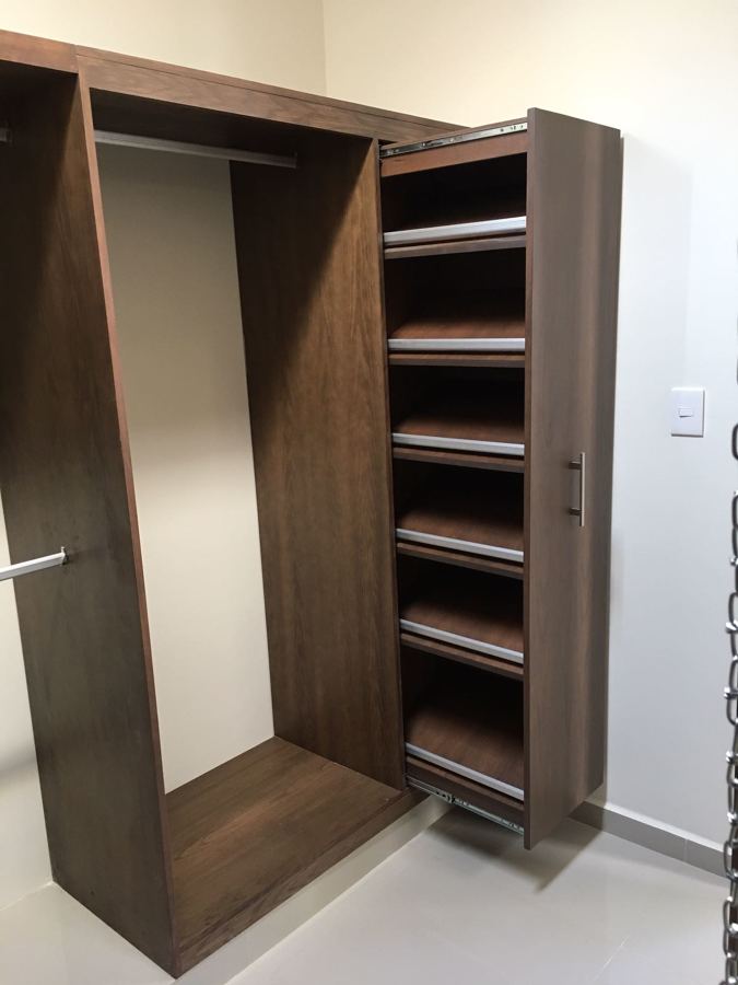 CLOSETS