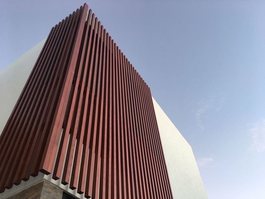 FACHADA LOUVERS