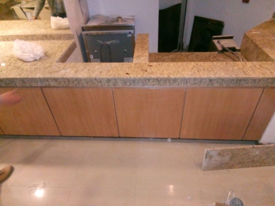 BARRA DE BUFFET EN GRANITO ORNAMENTAL