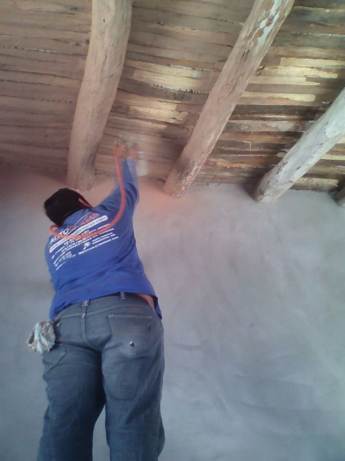PROTECCIÓN Y BARNIZ EN TECHOS DE MADERA