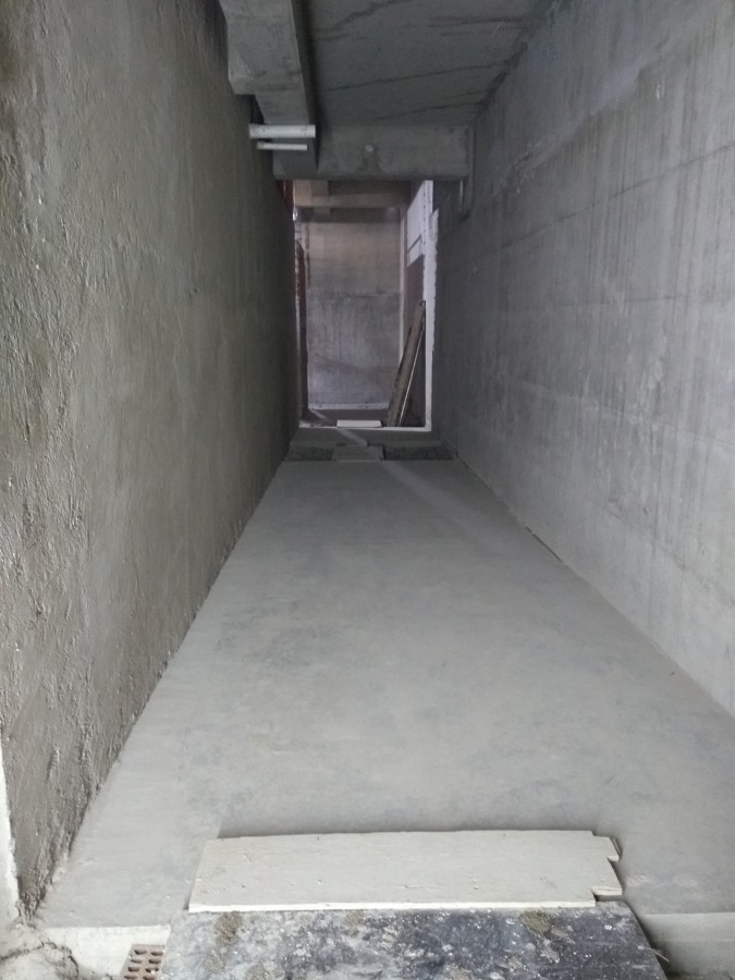 pasillo de sotano de servicios