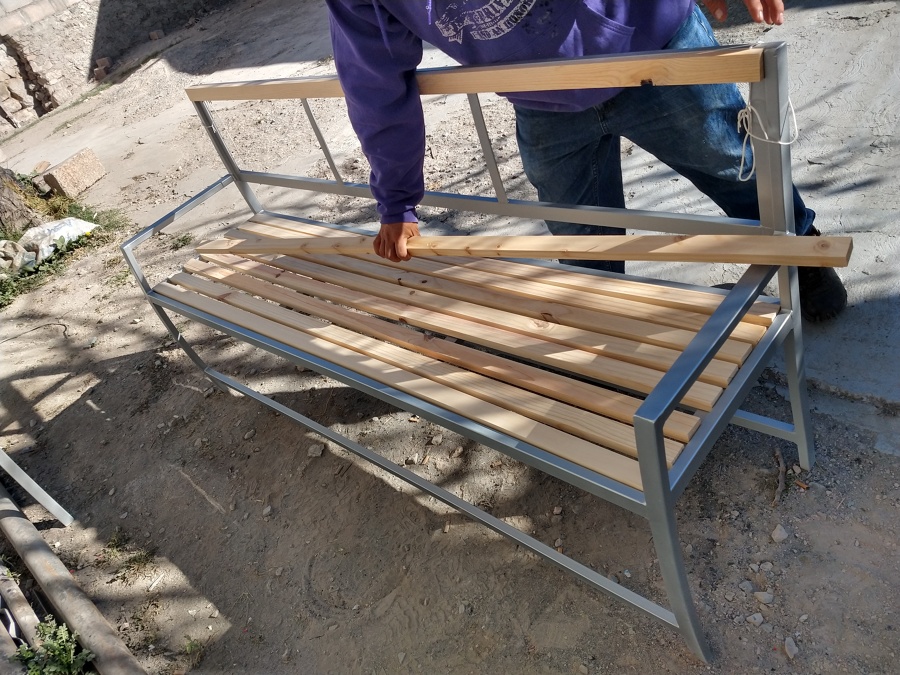 Fabricación de bancas de herrería y madera