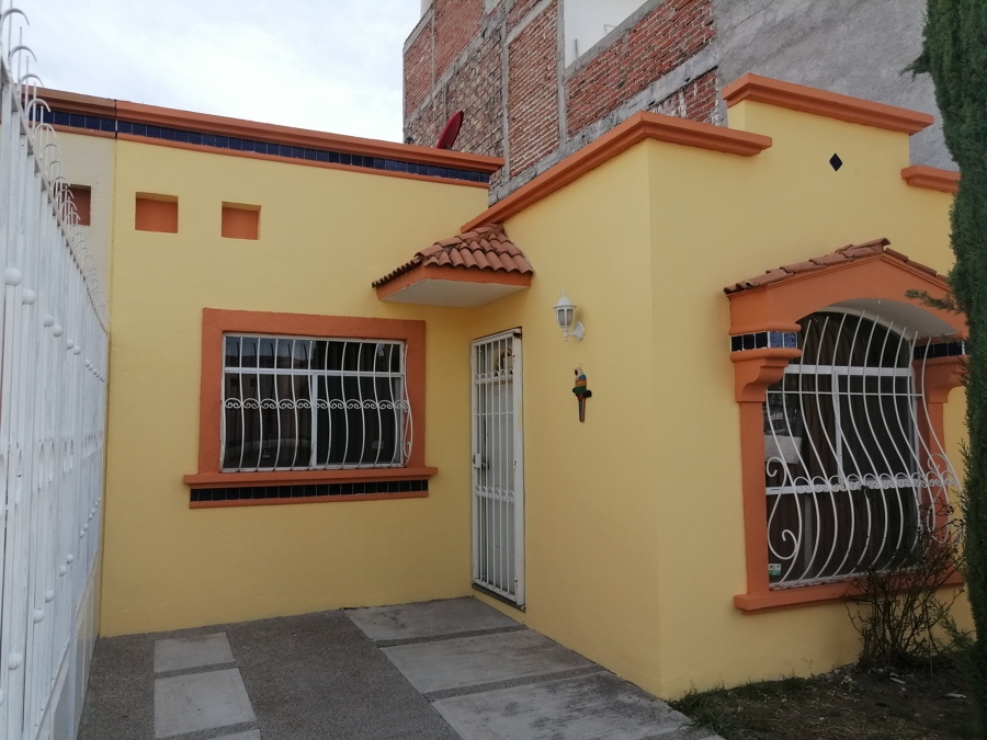 PINTURA Y RESANE DE FACHADA (TERMINADO)