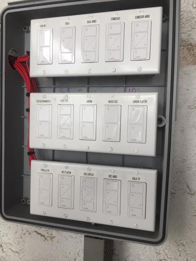 Apagadores marca Lutron