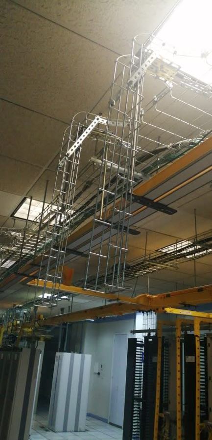 TENDIDO DE CABLE  EN CANALETA AÉREA